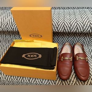Tod's Brown Maple Brown Red Leather Double T Loafers Size 39